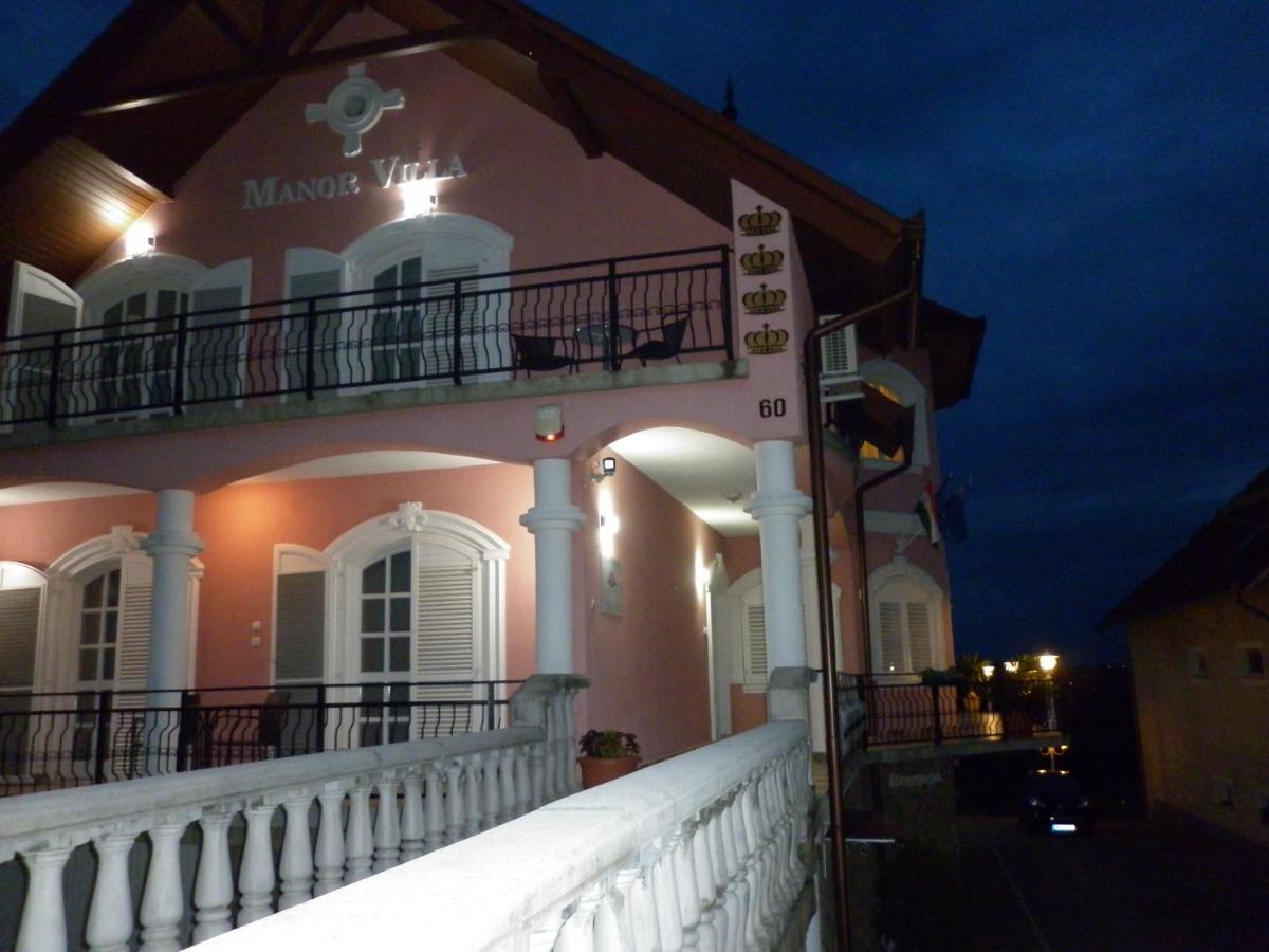 Manor Villa เฮวิซ ภายนอก รูปภาพ