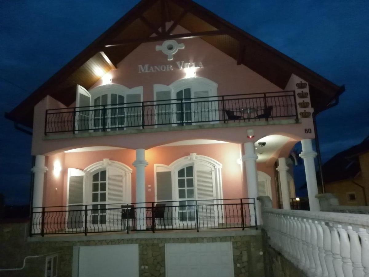 Manor Villa เฮวิซ ภายนอก รูปภาพ